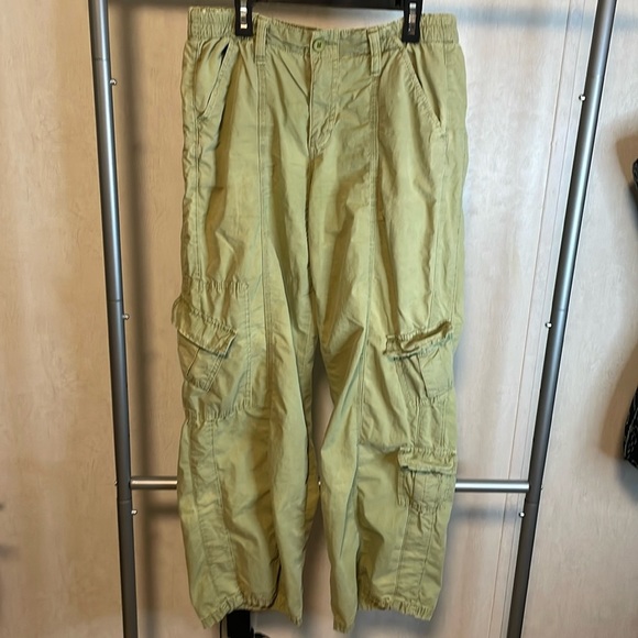 BDG Pants - BDG Urban Outfitters Y2K Cargo  Light Army Green Pants Stretch Waist Size Large